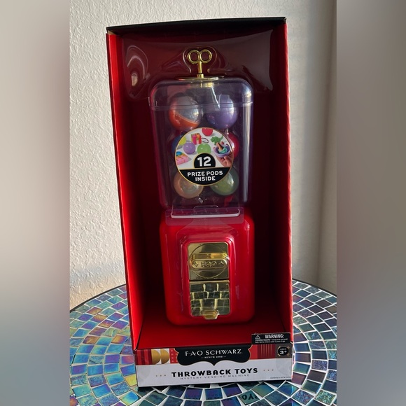 FAO Schwarz Throwback Toys Mystery Vending Machine. - Picture 3 of 6